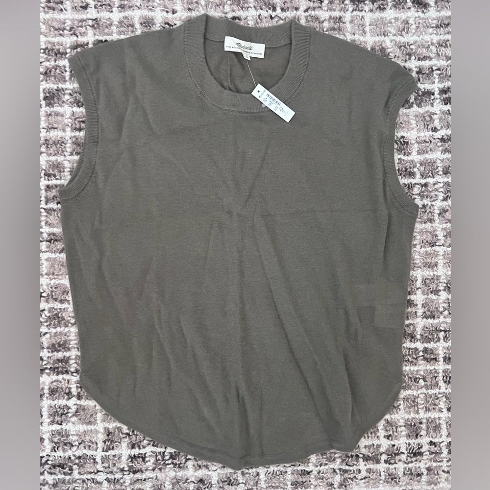 NWT 100% cashmere sweater vest